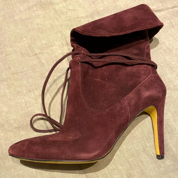 Lord & Taylor Booties - Picture 3 of 4